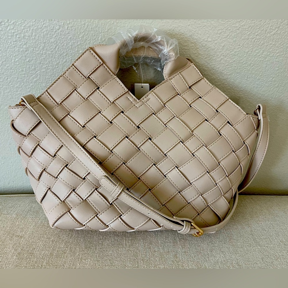 Aqua woven tote bag NWT, CREAM, handle carry and crossbody, exclusive, sold out